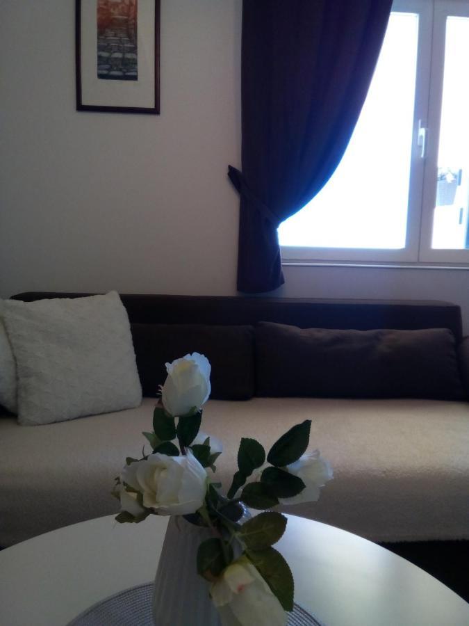 Apartment Silvija Макарска Екстериор снимка